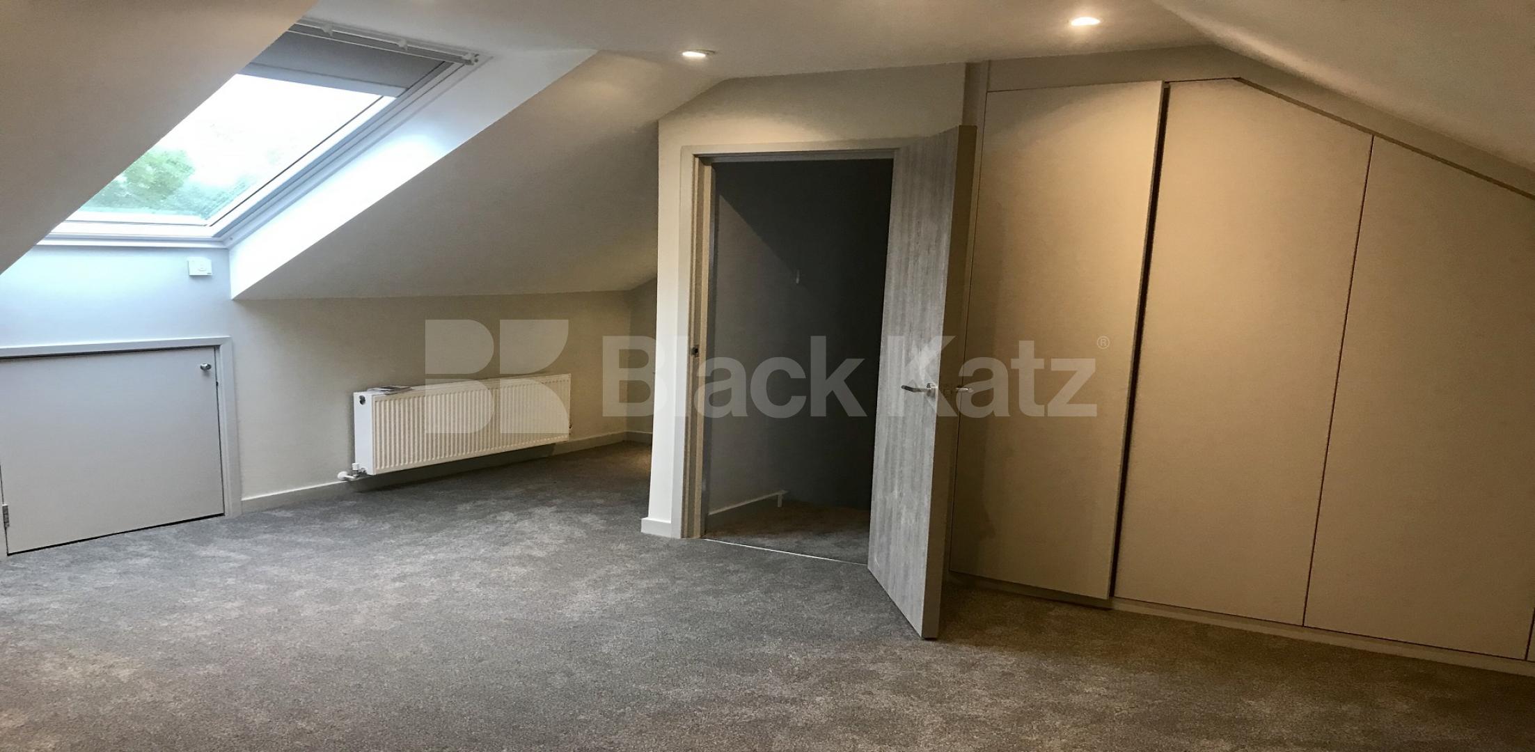 			NEW INSTRUCTION, 4 Bedroom, 1 bath, 1 reception Mews House			 Rodenhurst Road, Clapham South