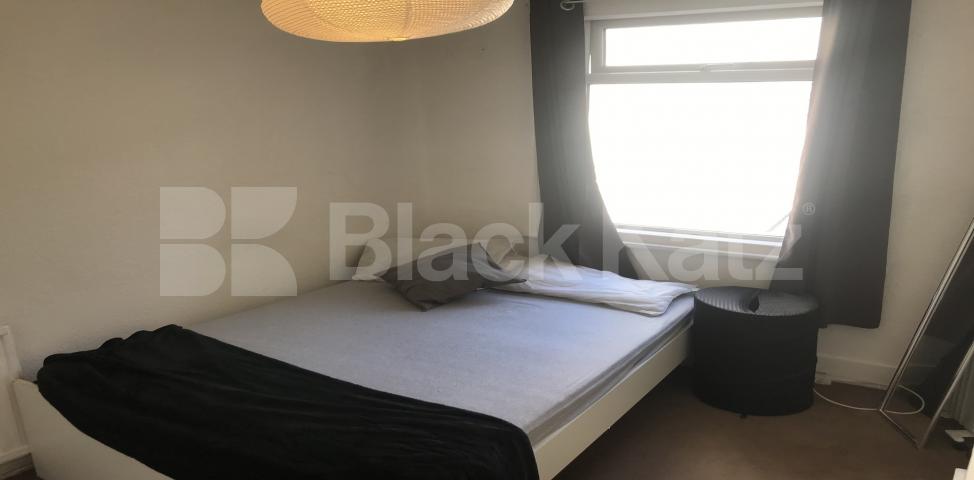 			LET , 4 Bedroom, 1 bath, 1 reception Apartment			 Queenstown Road, Battersea Park