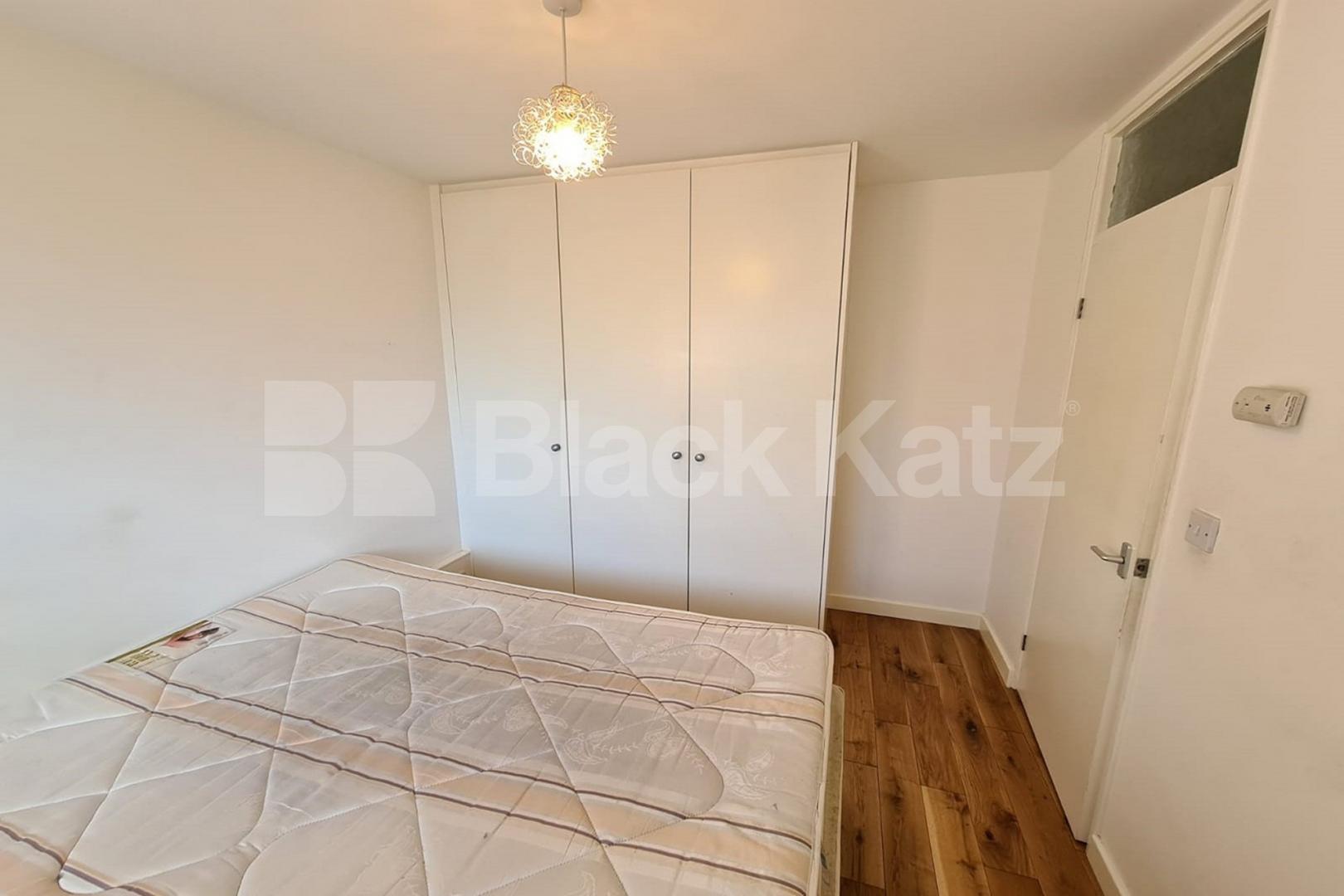 Ground floor duplex apartment with patio garden Carey Gardens, Vauxhall/Battersea