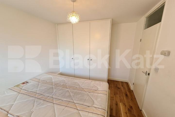 Ground floor duplex apartment with patio garden Carey Gardens, Vauxhall/Battersea