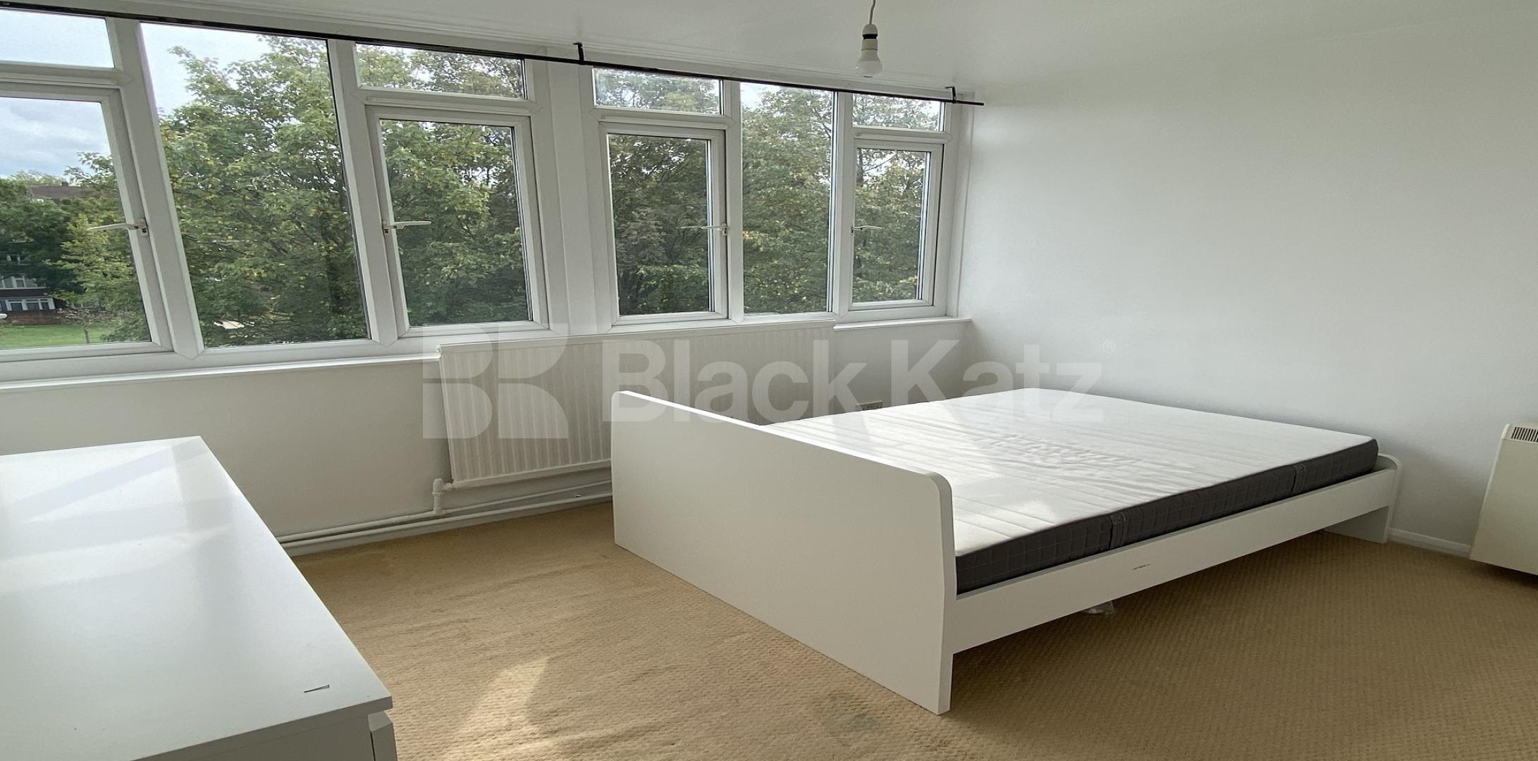 			UNDER OFFER, 3 Bedroom, 1 bath, 1 reception Apartment			 Carey Gardens, Vauxhall/Battersea