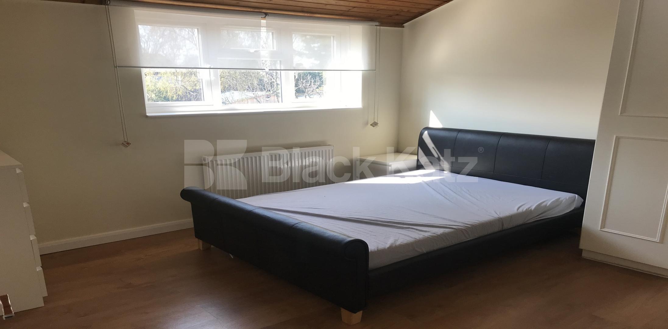 			LET , 4 Bedroom, 1 bath, 1 reception House			 Clarence Avenue, Clapham Park