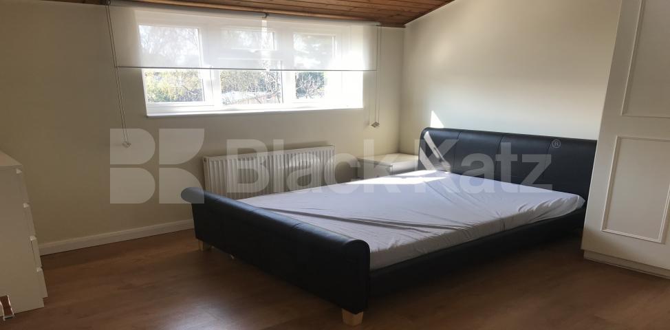 			LET , 4 Bedroom, 1 bath, 1 reception House			 Clarence Avenue, Clapham Park