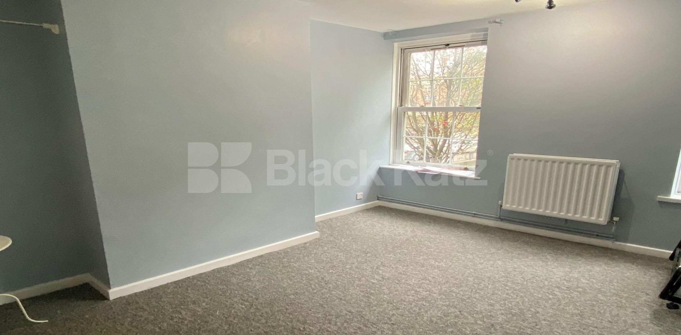 			LET , 3 Bedroom, 1 bath, 1 reception Apartment			 Kennings Way, Kennington