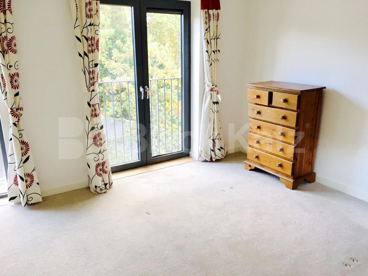 			NEW INSTRUCTION, 3 Bedroom, 1 bath, 1 reception Apartment			 Akerman Road, Oval