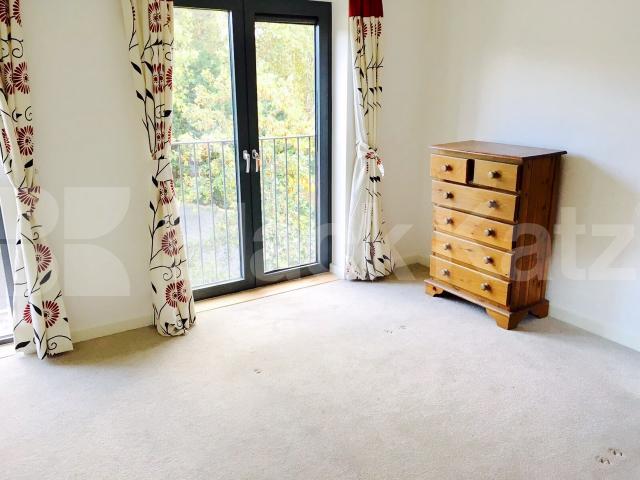 			NEW INSTRUCTION, 3 Bedroom, 1 bath, 1 reception Apartment			 Akerman Road, Oval