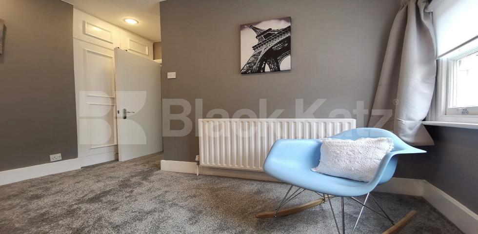			LET, 2 Bedroom, 2 bath, 1 reception Apartment			 Handforth Road, Oval