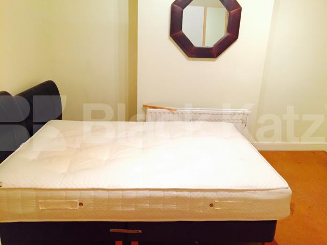 			UNDER OFFER, 2 Bedroom, 1 bath, 1 reception Apartment			 Grayshott Road, Clapham Junction