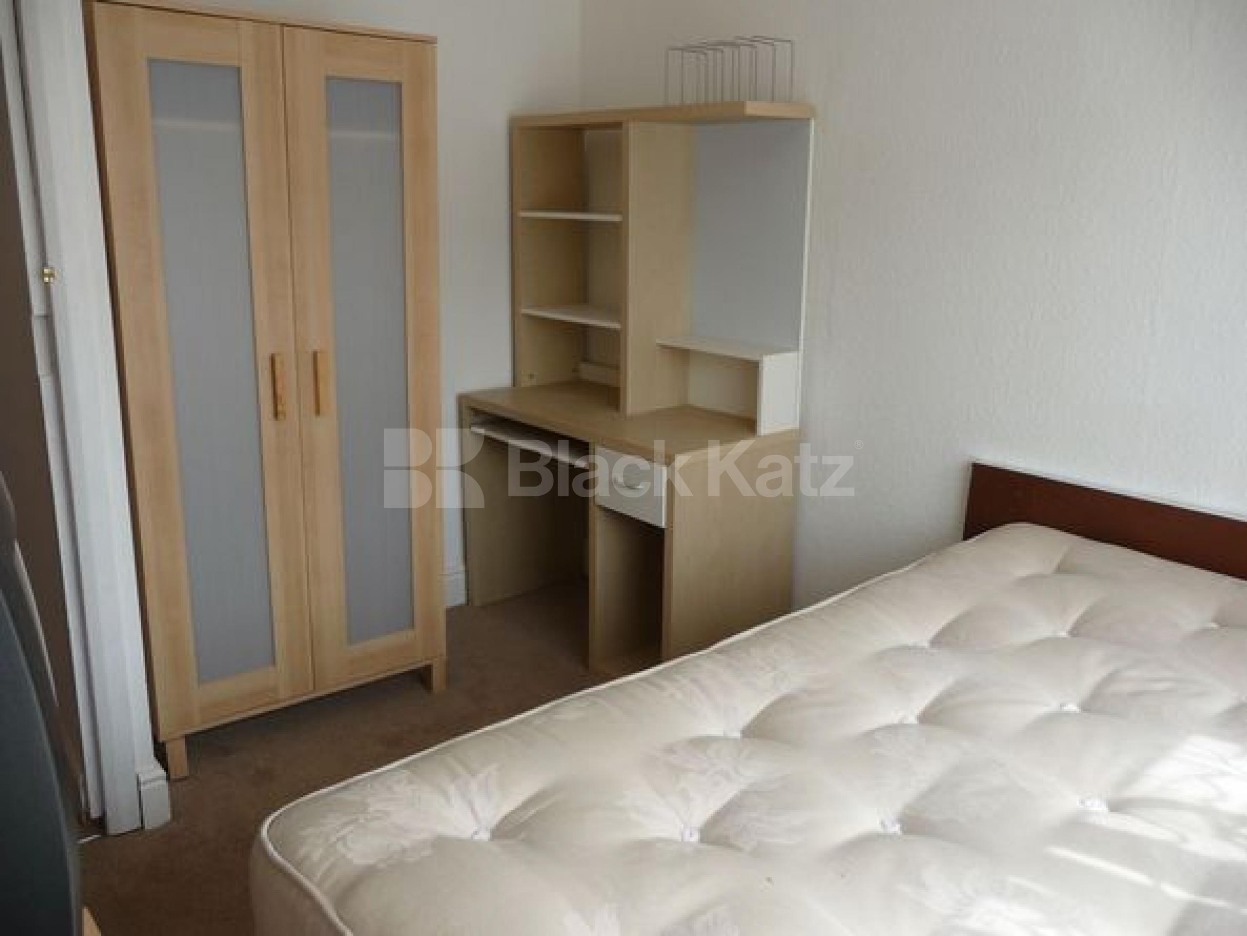 			Whole House and separate annex!, 5 Bedroom, 1 bath, 1 reception House			 Berwick Road, WOOD GREEN N22