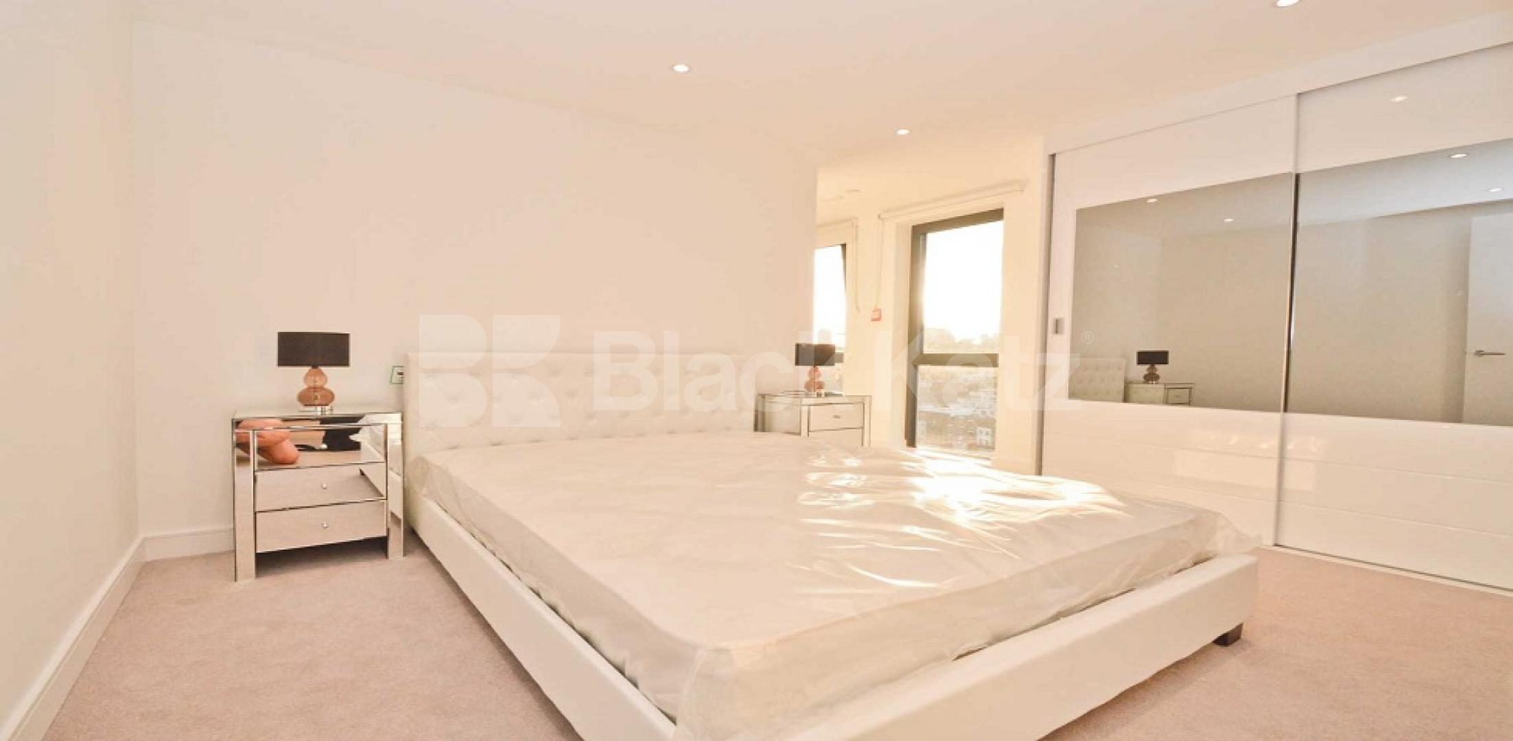 			LET, 2 Bedroom, 1 bath, 1 reception Penthouse			 Kensington Apartments, 11 Commercial Street, Aldgate