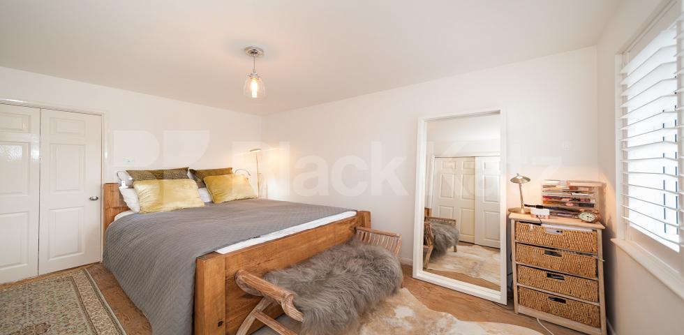 			LET , 2 Bedroom, 1 bath, 1 reception End Terraced House			 Strathnairn Street , Bermondsey