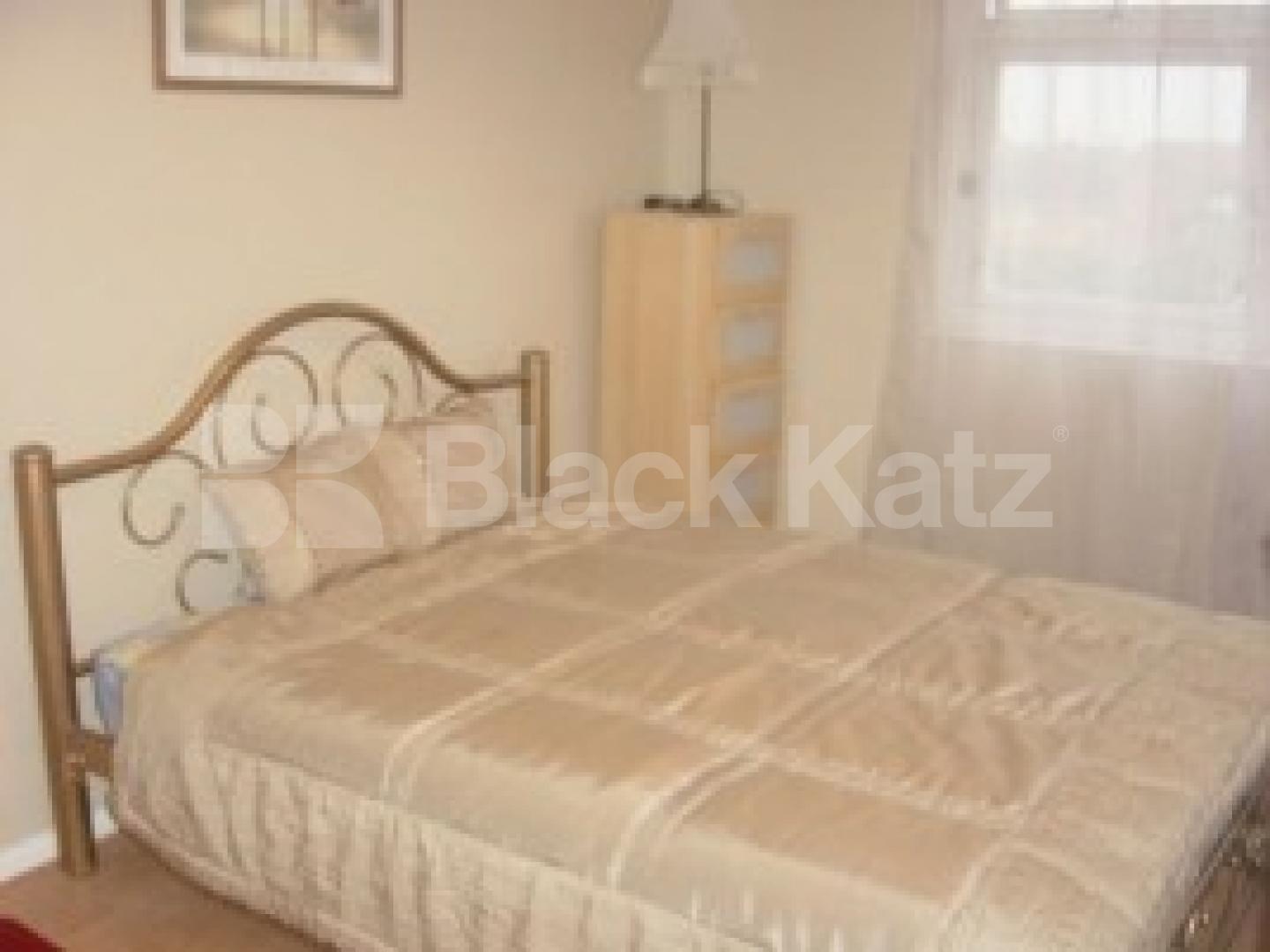 			2 Bedroom, 1 bath, 1 reception Flat			 Font Hills, EAST FINCHLEY