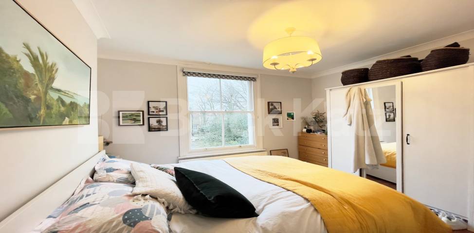 Stunning triplex period conversion with roof terrace  Clapham Road, Clapham North