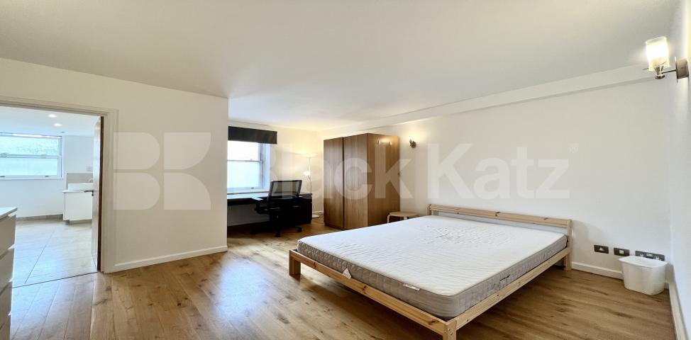 			2 Bedroom, 2 bath, 1 reception Apartment			 Marshalsea Road, Borough