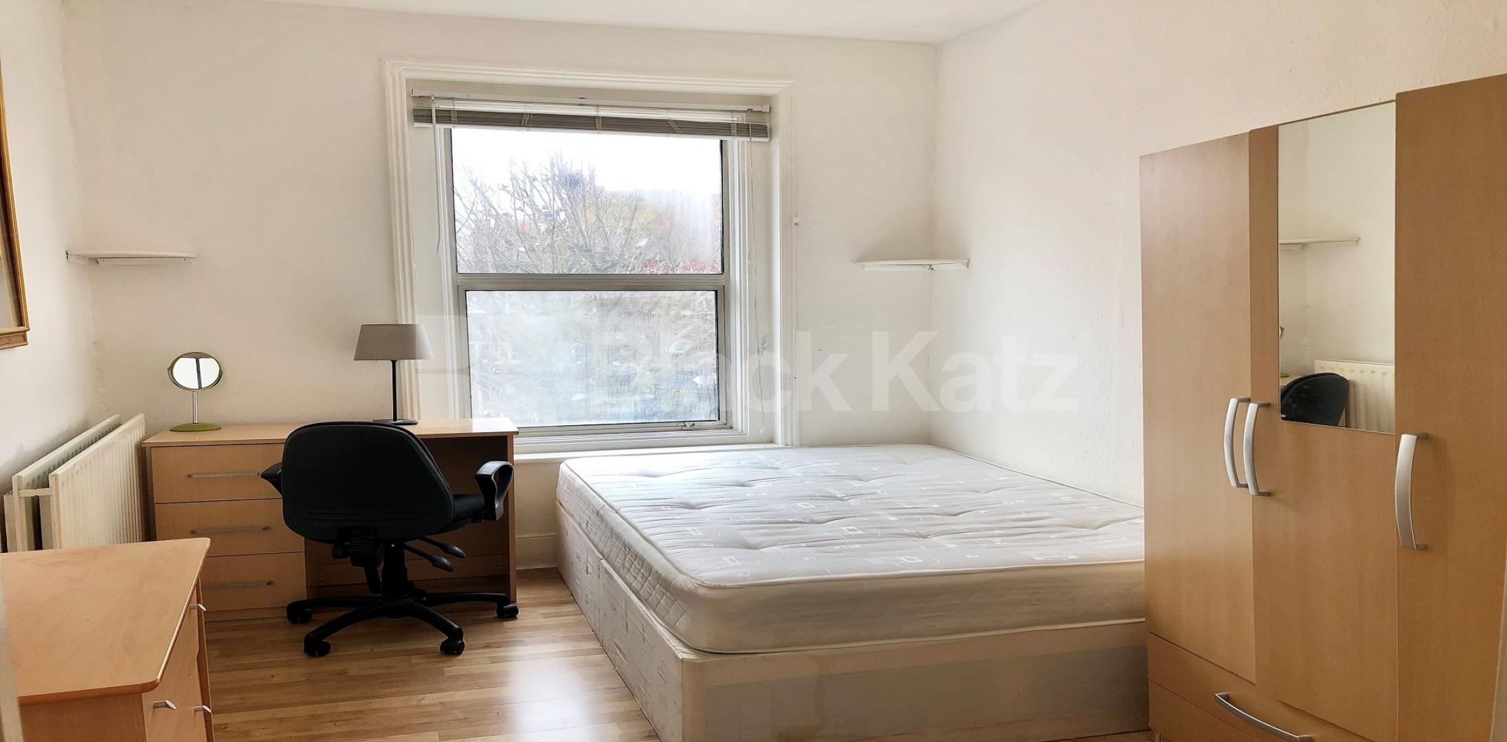 			NEW INSTRUCTION, 3 Bedroom, 1 bath, 1 reception Apartment			 Tower Bridge Road, London Bridge/ Tower Bridge Road