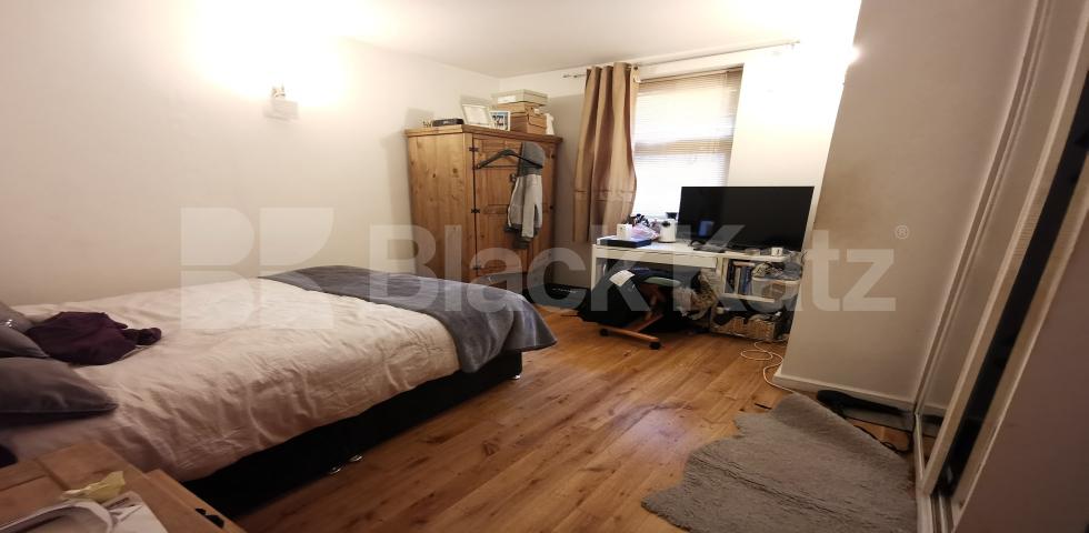 			NEW INSTRUCTION , 2 Bedroom, 2 bath, 1 reception Apartment			 Marshalsea Road, Borough