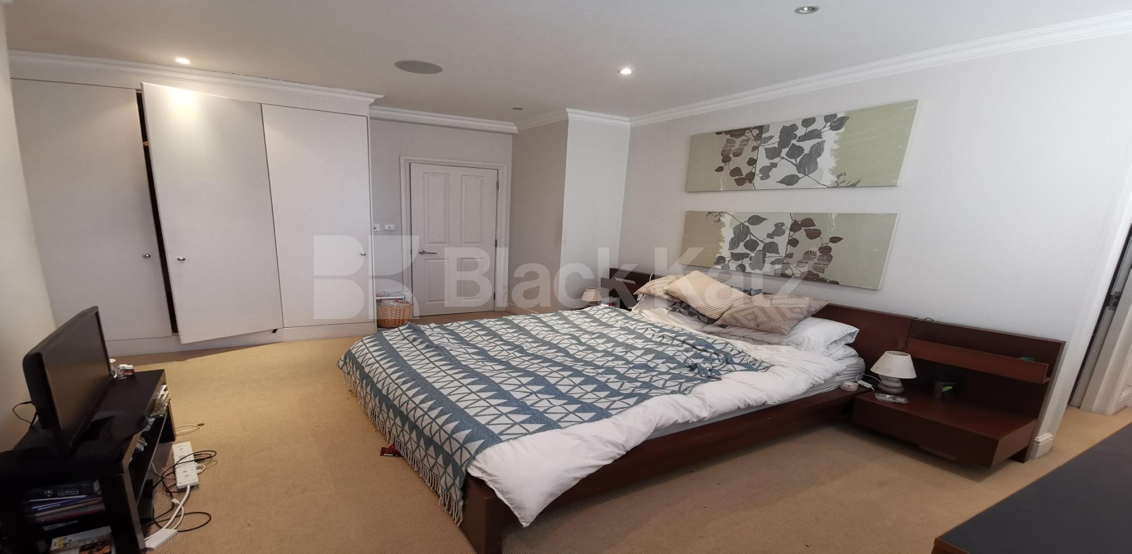 			UNDER OFFER, 2 Bedroom, 1 bath, 1 reception Apartment			 Balham High Road, Balham