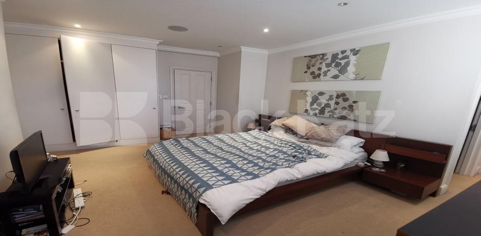 			UNDER OFFER, 2 Bedroom, 1 bath, 1 reception Apartment			 Balham High Road, Balham