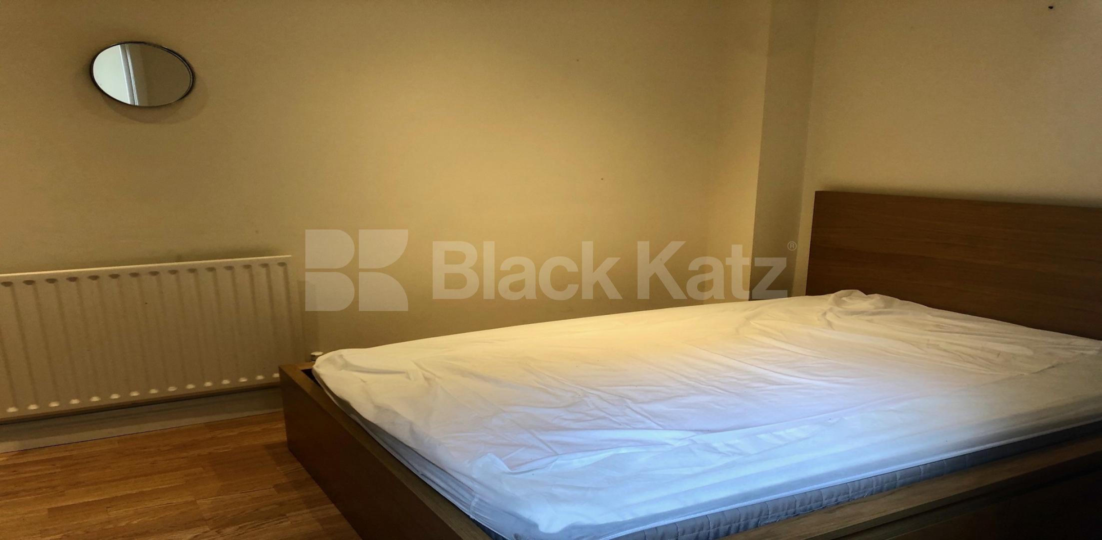 			LET , 4 Bedroom, 2 bath, 2 reception Apartment			 Walworth Road, Elephant and Castle