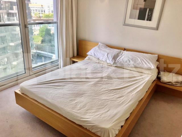 			LET , 2 Bedroom, 1 bath, 1 reception Apartment			 New Providence Wharf, Blackwell