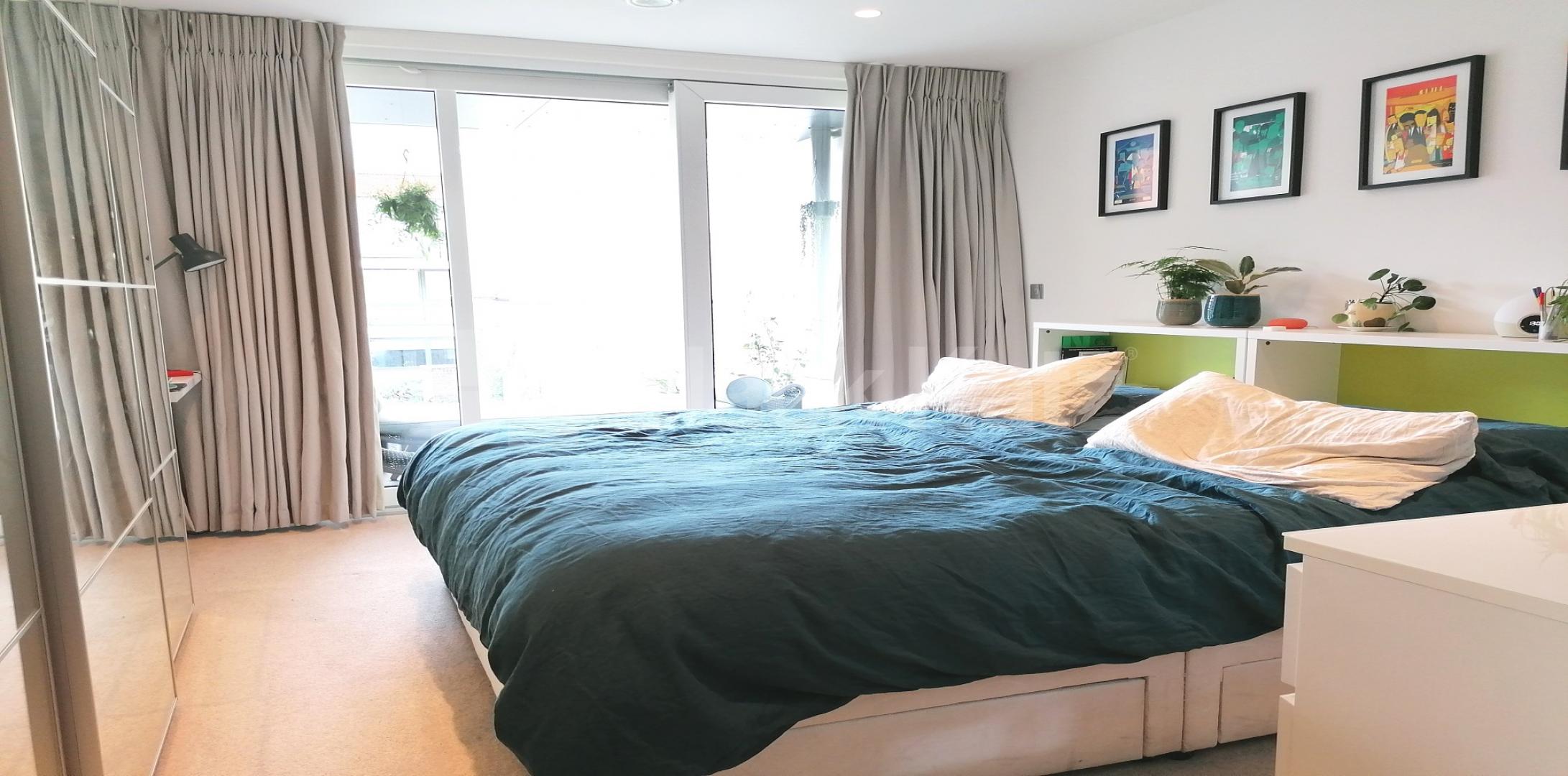 			LET , 2 Bedroom, 1 bath, 1 reception Apartment			 Fergusson Mews, Stockwell 