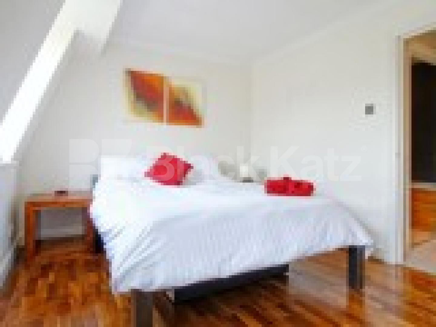 			NEW INSTRUCTION, 3 Bedroom, 1 bath, 1 reception Mews House			 Heritage Court, Trundleys Road , Surrey Quays