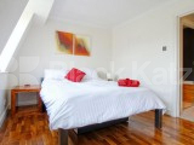 			NEW INSTRUCTION, 3 Bedroom, 1 bath, 1 reception Mews House			 Heritage Court, Trundleys Road , Surrey Quays