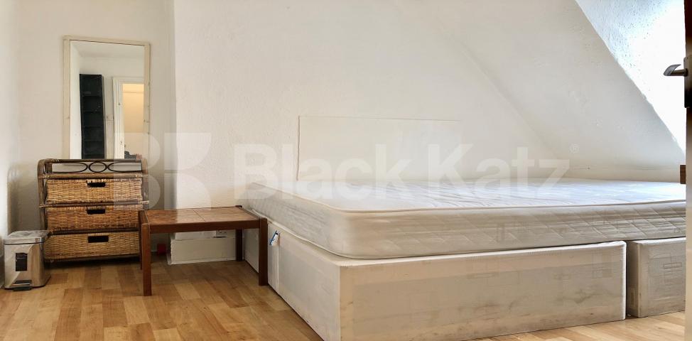 			NEW INSTRUCTION, 3 Bedroom, 1 bath, 1 reception Apartment			 Tower Bridge Road, London Bridge/ Tower Bridge Road