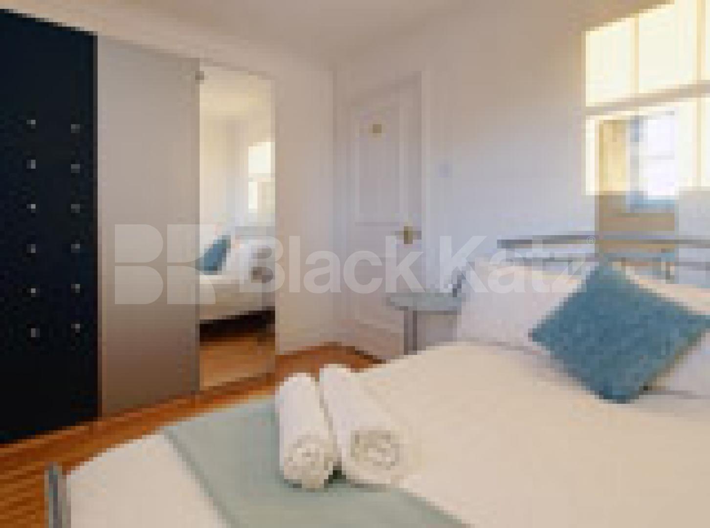 			NEW INSTRUCTION, 3 Bedroom, 1 bath, 1 reception Mews House			 Heritage Court, Trundleys Road , Surrey Quays