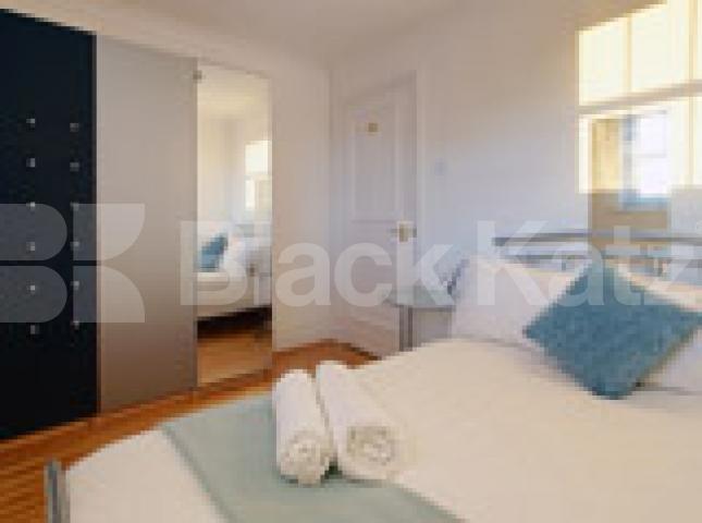 			NEW INSTRUCTION, 3 Bedroom, 1 bath, 1 reception Mews House			 Heritage Court, Trundleys Road , Surrey Quays