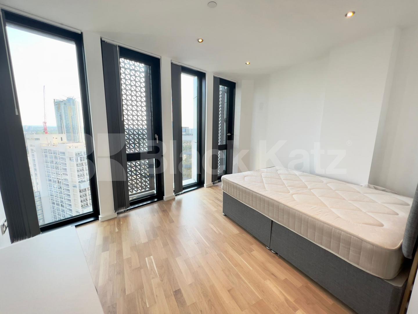 Spectacular Three Bedroomed Apartment In This Truly Iconic Building Ceramic Building  Newington Causeway, Borough/ Elephant and Castle 