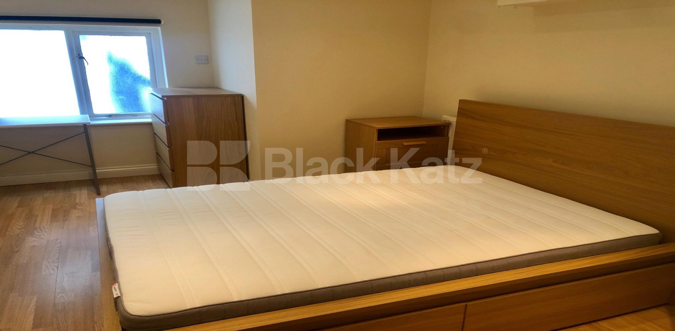 			LET , 4 Bedroom, 2 bath, 2 reception Apartment			 Walworth Road, Elephant and Castle