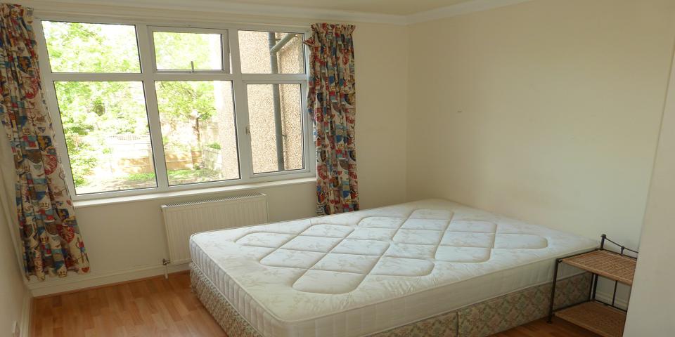 			NEW INSTRUCTION, 1 Bedroom, 1 bath, 1 reception Flat			 North End Road, GOLDERS GREEN