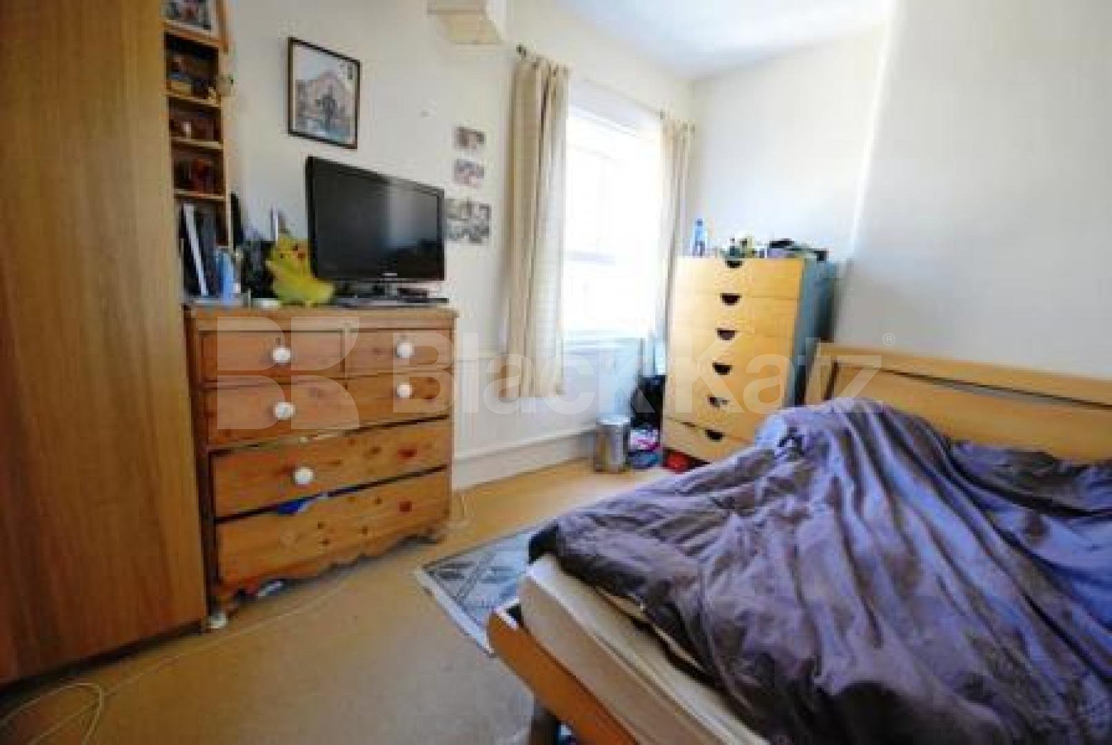 			2 Bedroom, 1 bath, 1 reception Flat			 North View Road, CROUCH END