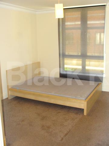 			LET, 3 Bedroom, 1 bath, 1 reception Apartment			 Kingfisher Court, Swan Street , Borough / London Bridge 