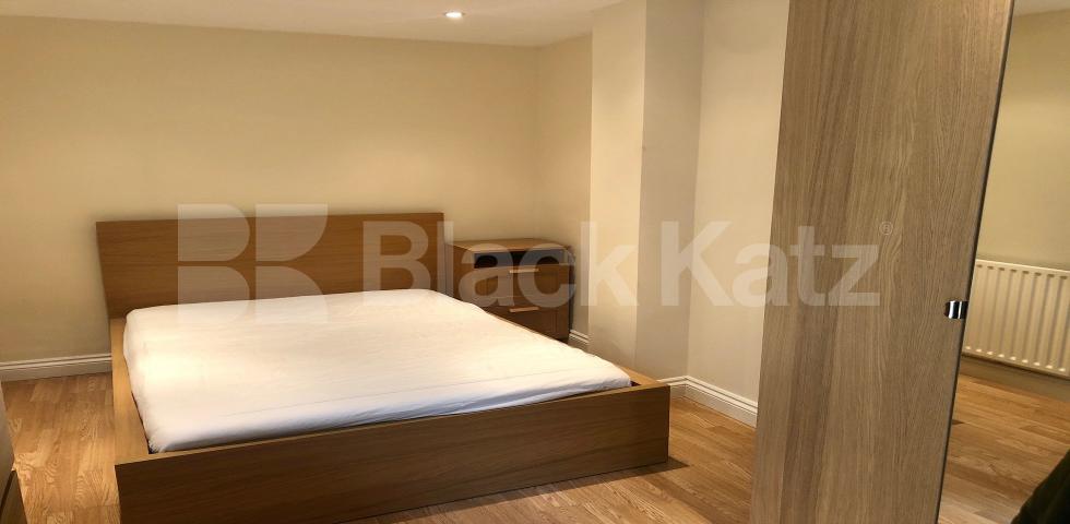 			LET , 4 Bedroom, 2 bath, 2 reception Apartment			 Walworth Road, Elephant and Castle