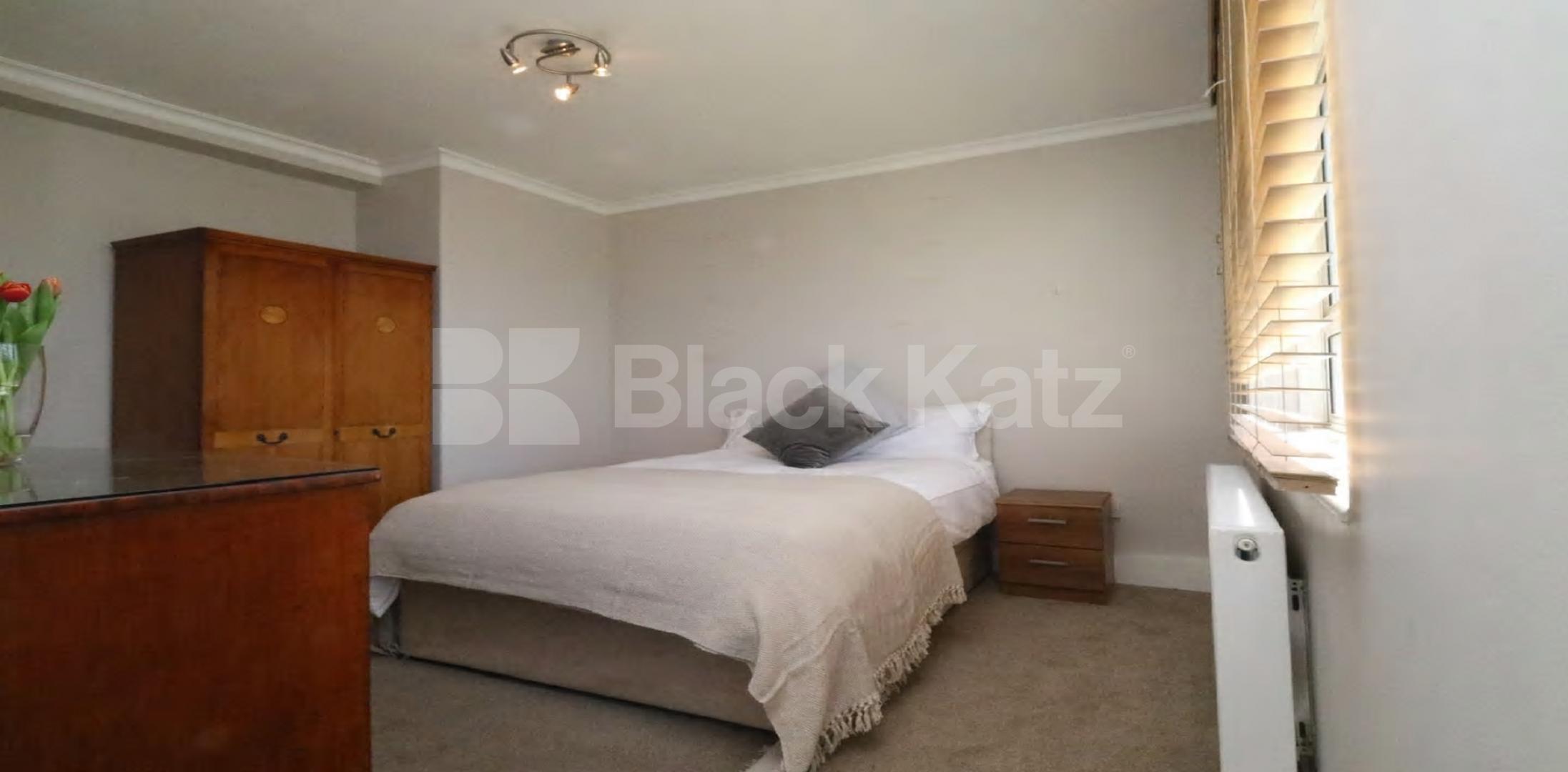 			NEW INSTRUCTION ALL BILLS INCLUDED, 3 Bedroom, 1 bath, 1 reception Apartment			 Thessaly Road, Stockwell/Battersea