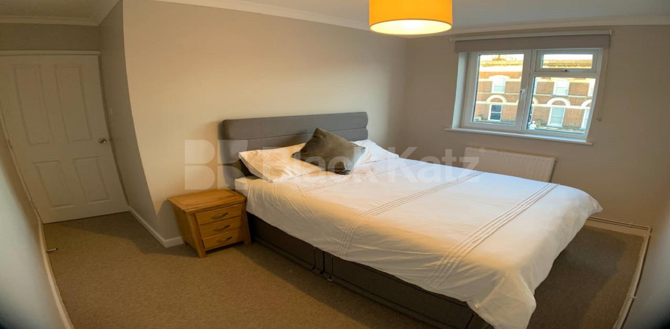 			NEW INSTRUCTION ALL BILLS INCLUDED, 3 Bedroom, 1 bath, 1 reception Apartment			 Wandsworth Road, Stockwell/Battersea