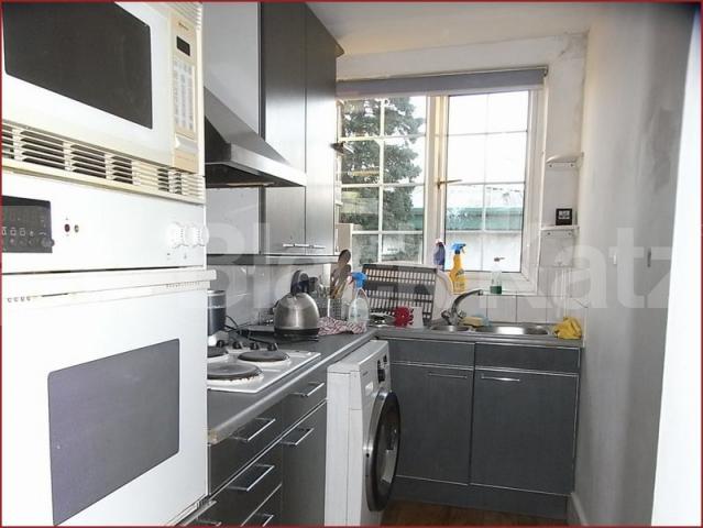 			1 Bedroom, 1 bath, 1 reception Flat			 Henry Road, East Barnet