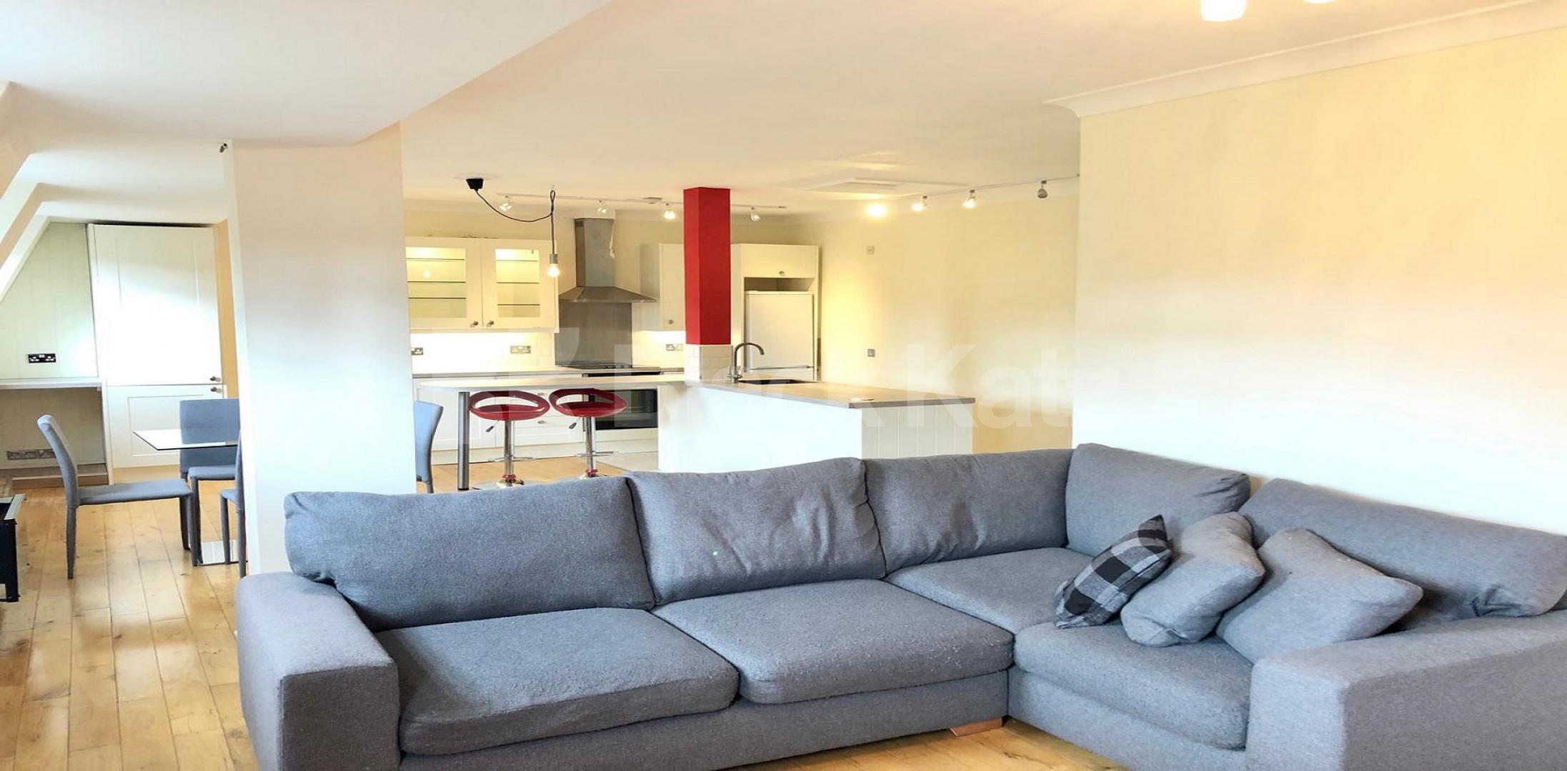 			NEW INSTRUCTION , 2 Bedroom, 1 bath, 1 reception Penthouse			 Battersea Square, Battersea 