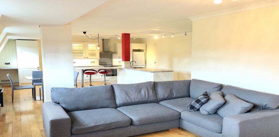 			NEW INSTRUCTION , 2 Bedroom, 1 bath, 1 reception Penthouse			 Battersea Square, Battersea 