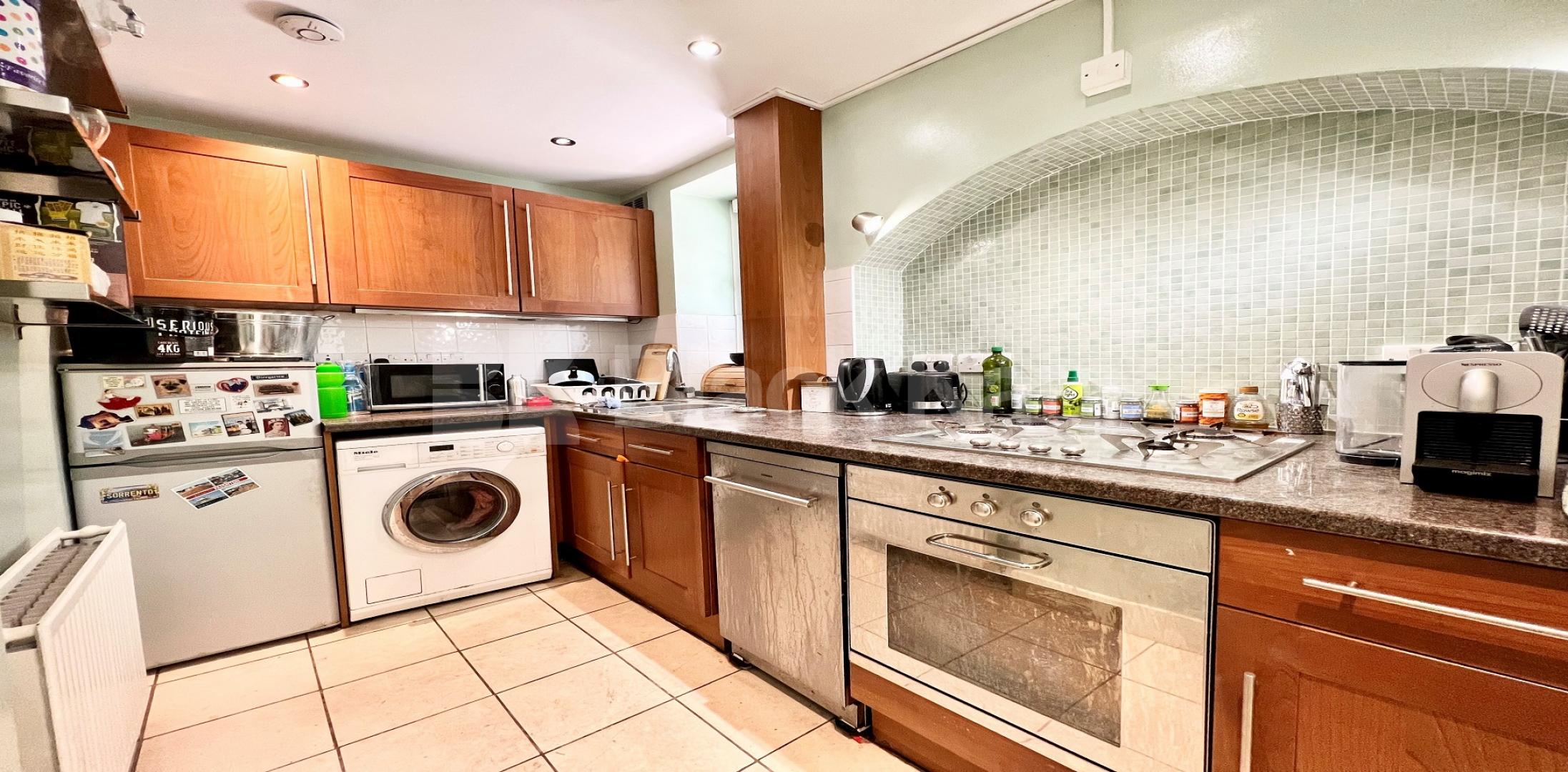 			LET , 1 Bedroom, 1 bath, 1 reception Apartment			 Tabard Street, London Bridge