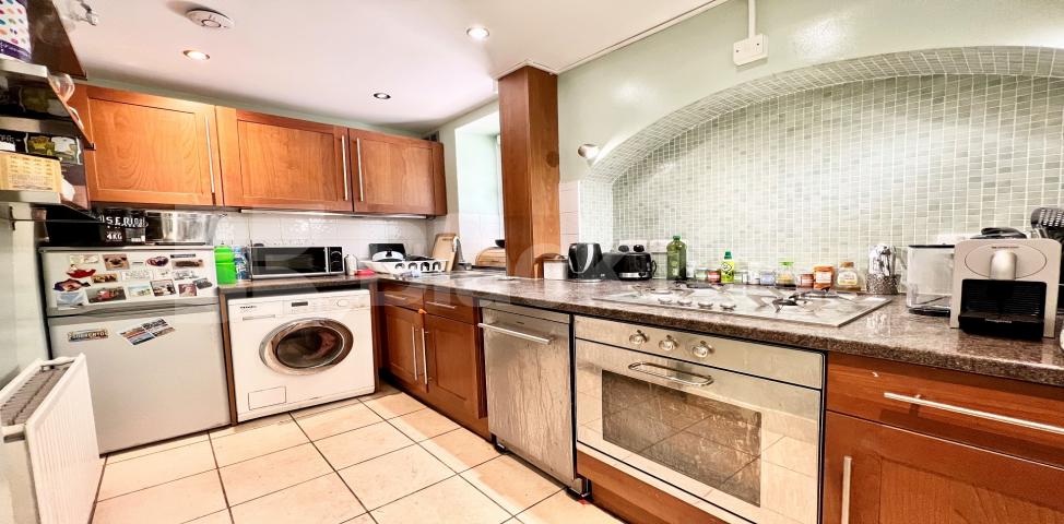 			LET , 1 Bedroom, 1 bath, 1 reception Apartment			 Tabard Street, London Bridge