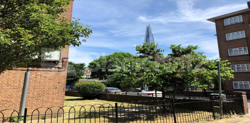 			LET , 3 Bedroom, 1 bath, 1 reception Apartment			 Redcross Way, London Bridge/Borough 