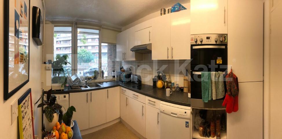 			LET , 3 Bedroom, 1 bath, 1 reception Apartment			 Blore Close , Stockwell/Vauxhall/Battersea Borders
