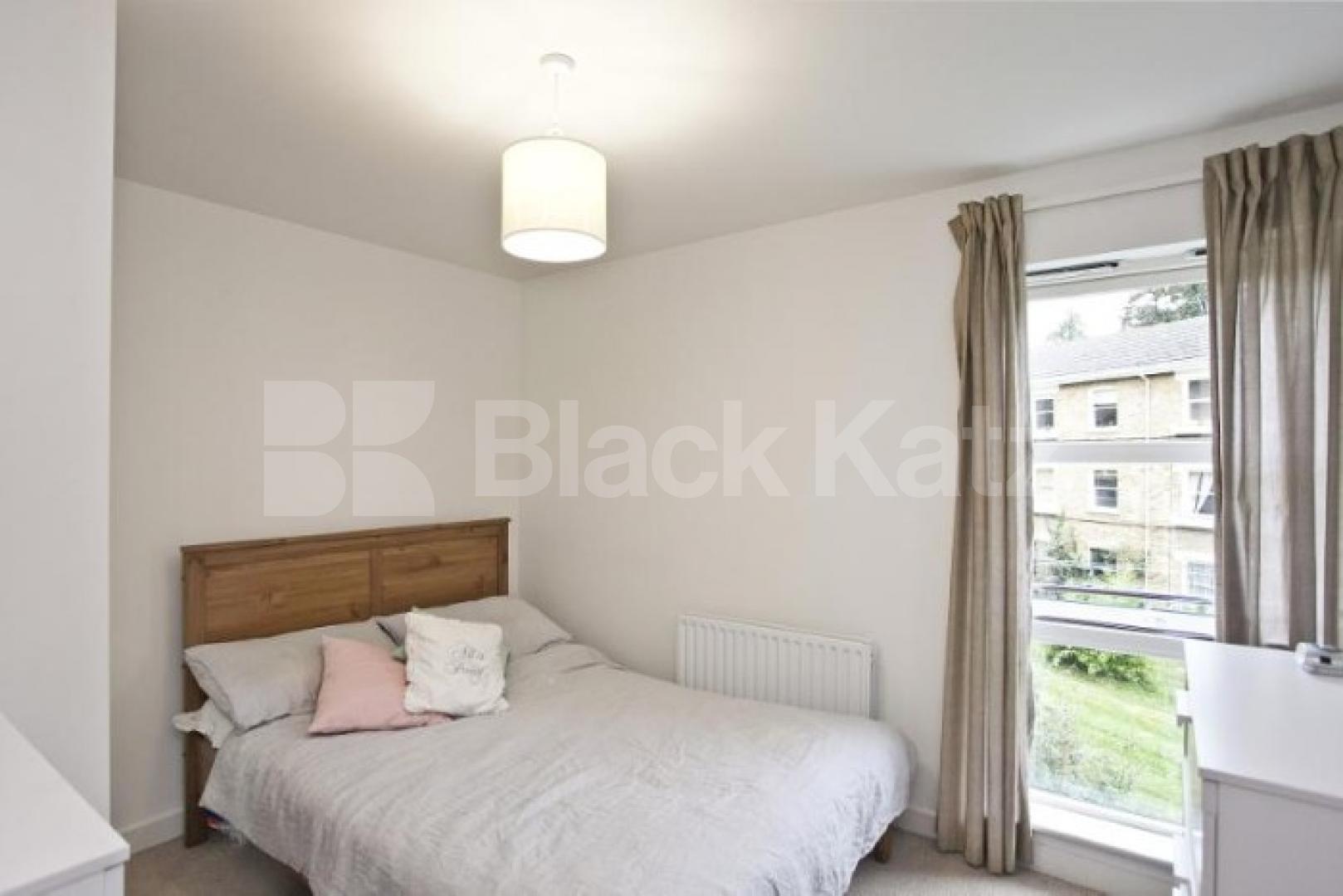 			New Instuction, 1 Bedroom, 1 bath, 1 reception Flat			 Sherborne Street, ISLINGTON