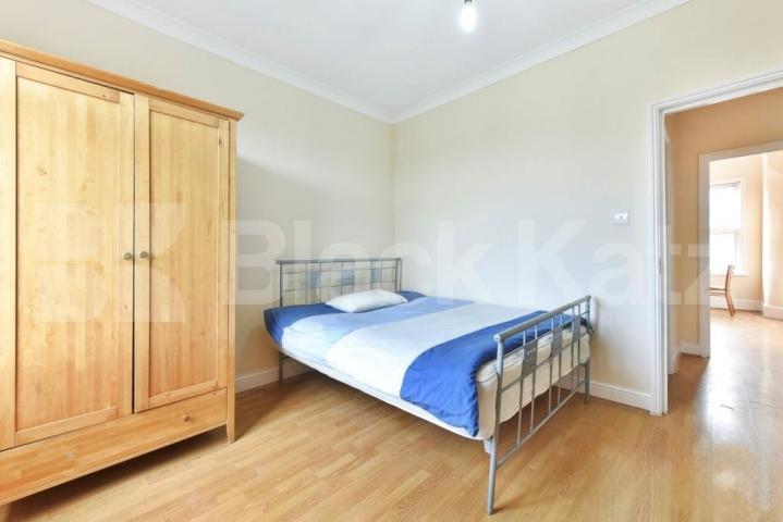 A well-proportioned three-bedroom flat situated on Boundary Road, N22 Boundary Road, Turnpike Lane 