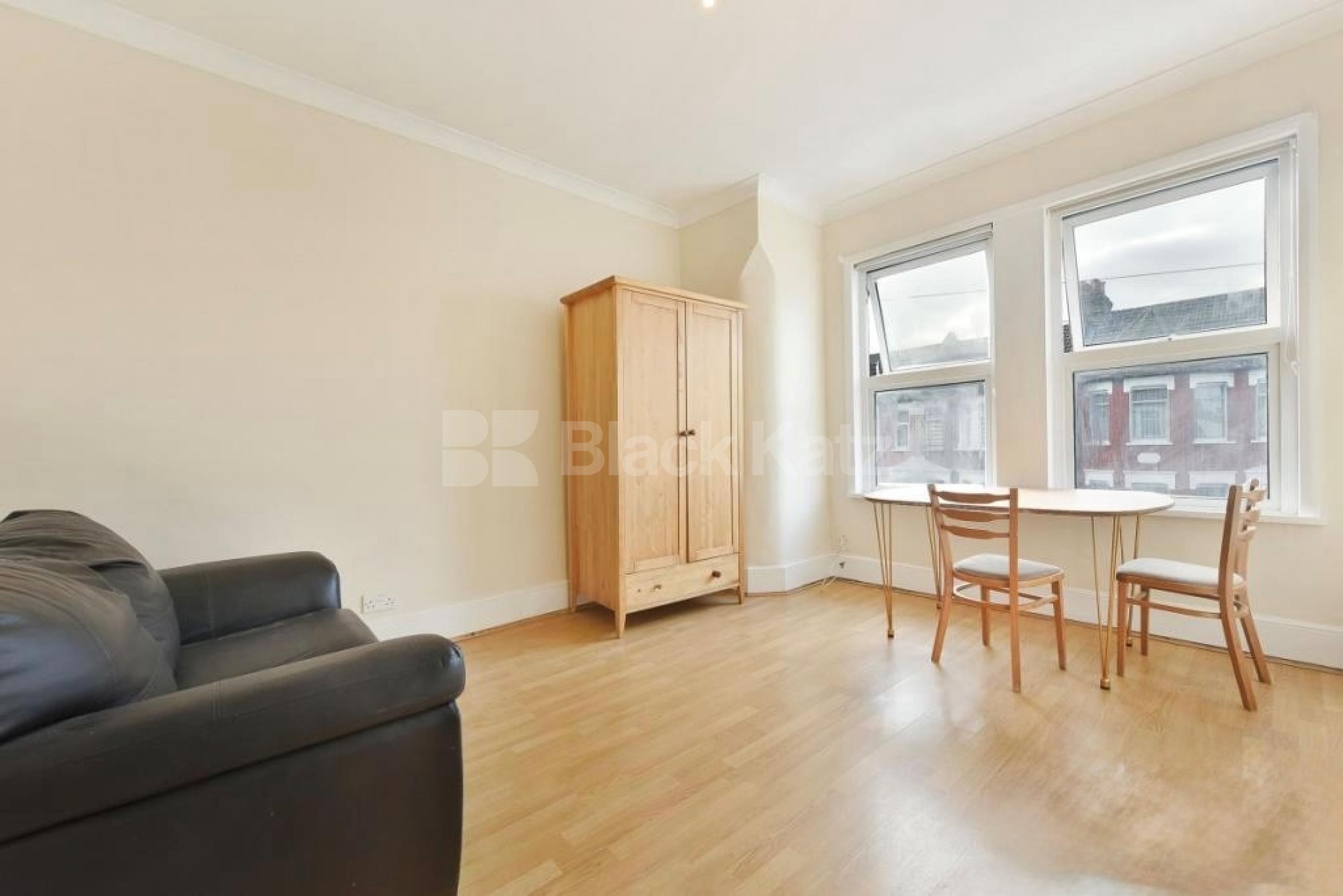 A well-proportioned three-bedroom flat situated on Boundary Road, N22 Boundary Road, Turnpike Lane  N22