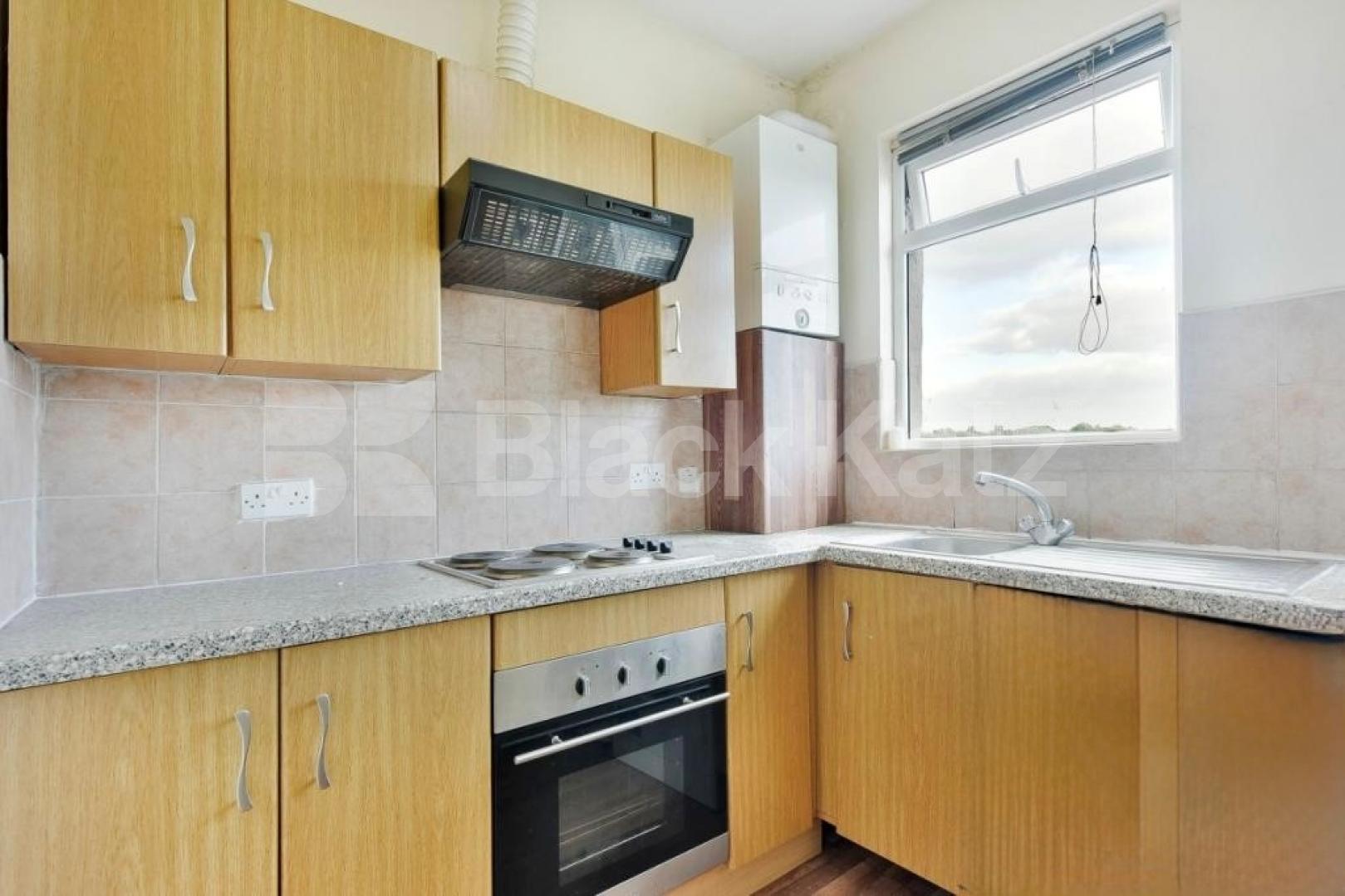 A well-proportioned three-bedroom flat situated on Boundary Road, N22 Boundary Road, Turnpike Lane 