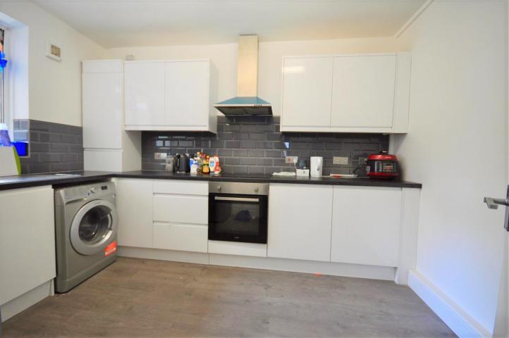 Recently refurbished 4 bed with a modern kitchen and bathroom and wood floors  Bridgeway Street, Camden / Euston